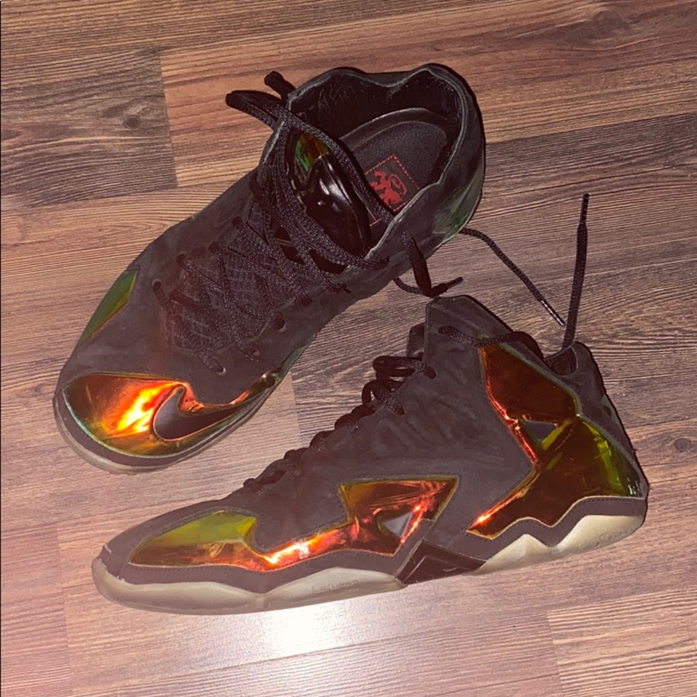 Men’s King’s crown lebrons